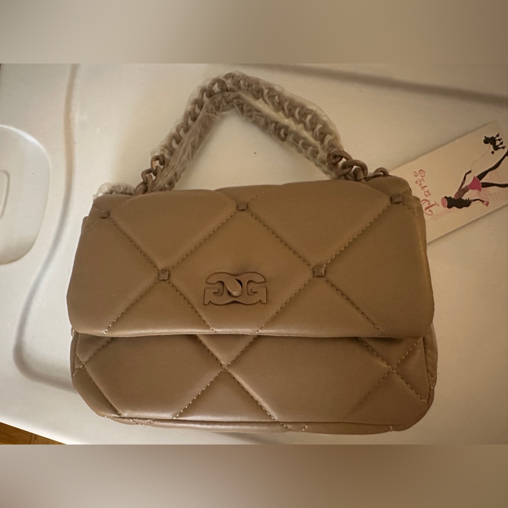 NWT Gilda Paris Crosdybody Neutral Colored purse